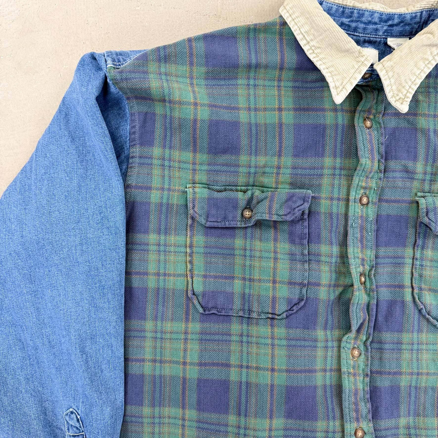 F- Vintage Gap Plaid Denim Button Down Shirt