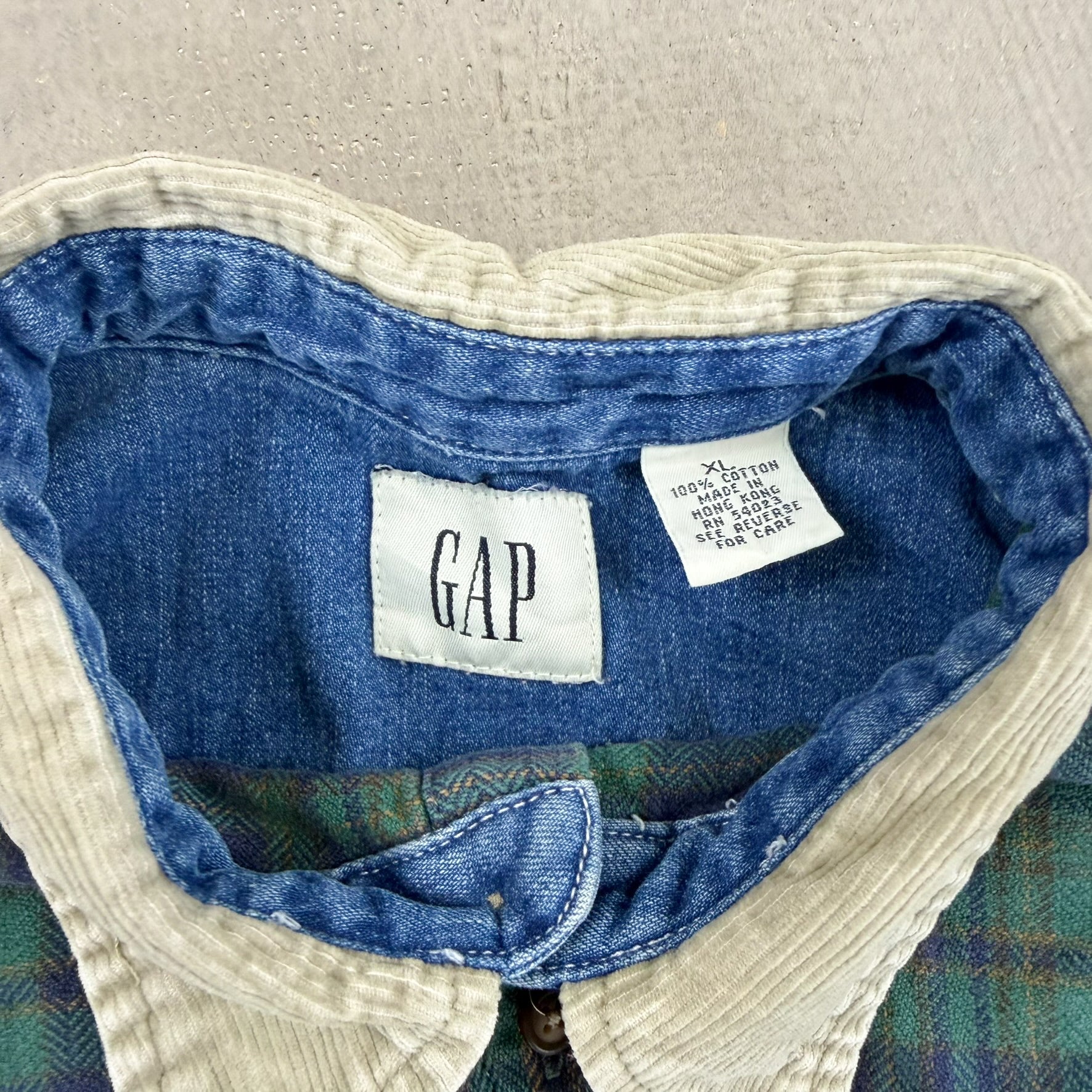 F- Vintage Gap Plaid Denim Button Down Shirt