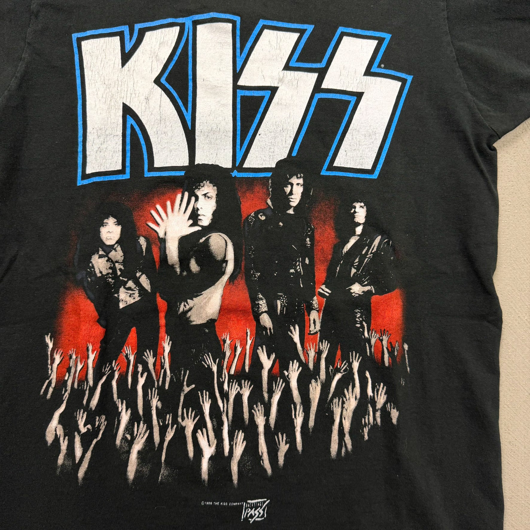 F- Vintage '89 Kiss Live Tour Picture Backstage Pass Tag Single Stitch Tee