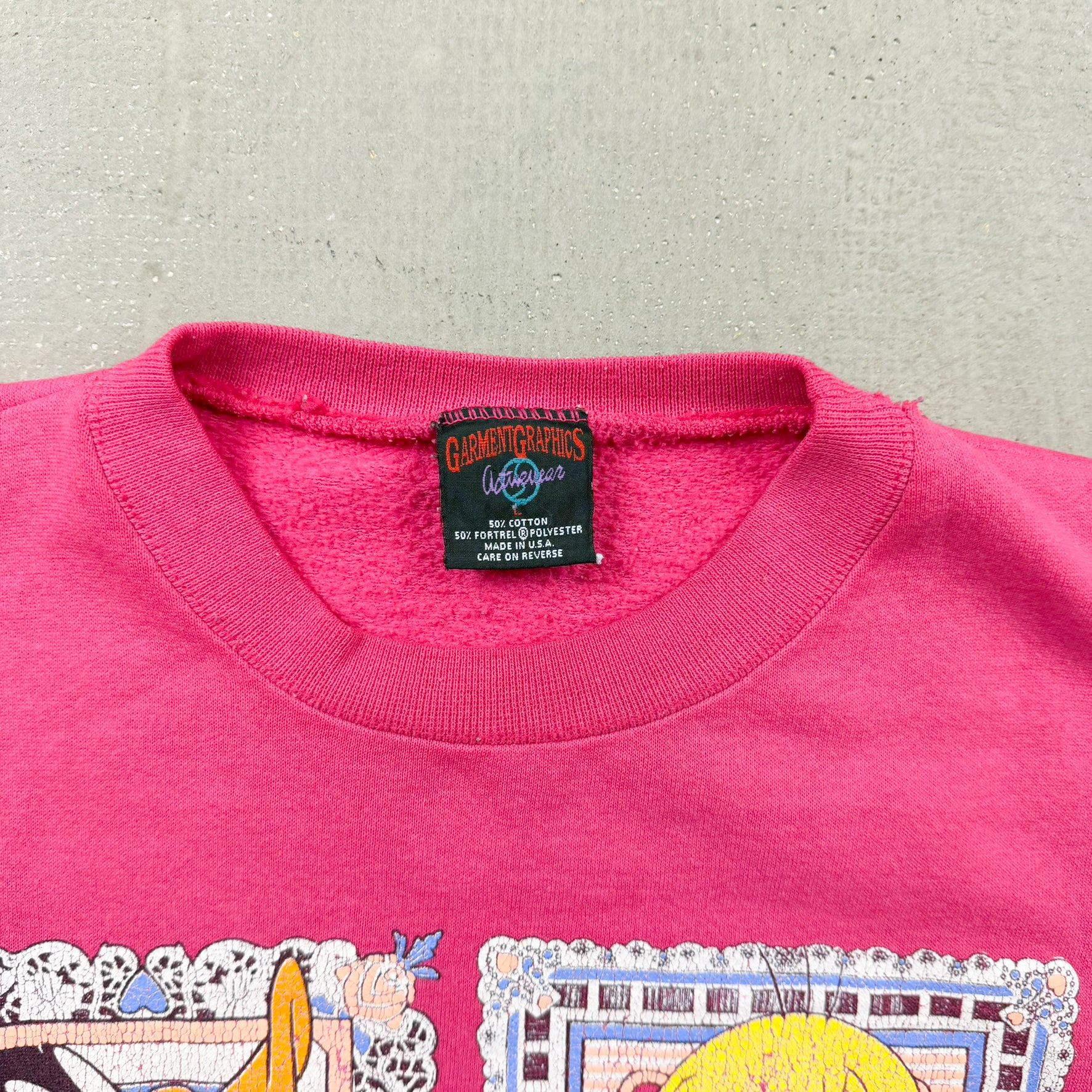 F- Vintage '95 Looney Tunes Characters Graphic Made In USA Crewneck