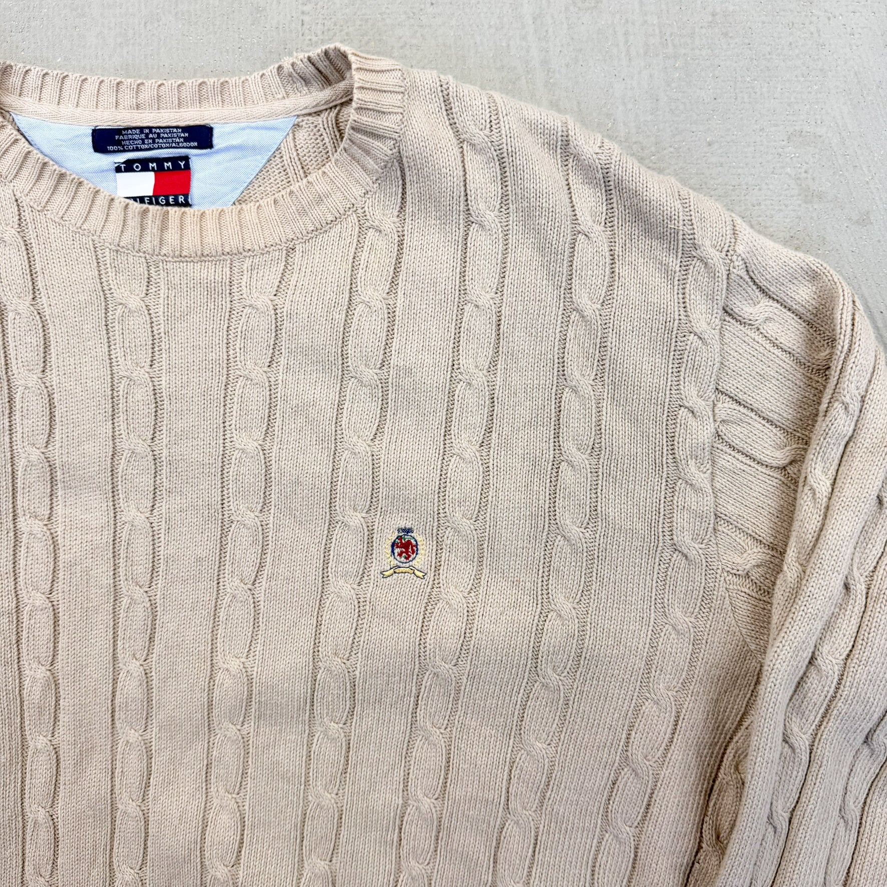 F- Vintage Tommy Hilfiger Embroidered Crest Knit Sweater